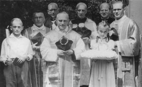 Father Bänsch with his confreres.