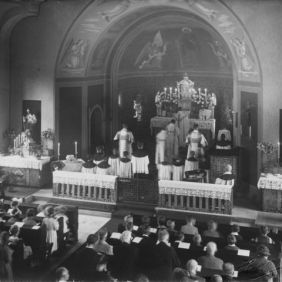 Father Bänsch at a first communion celebration